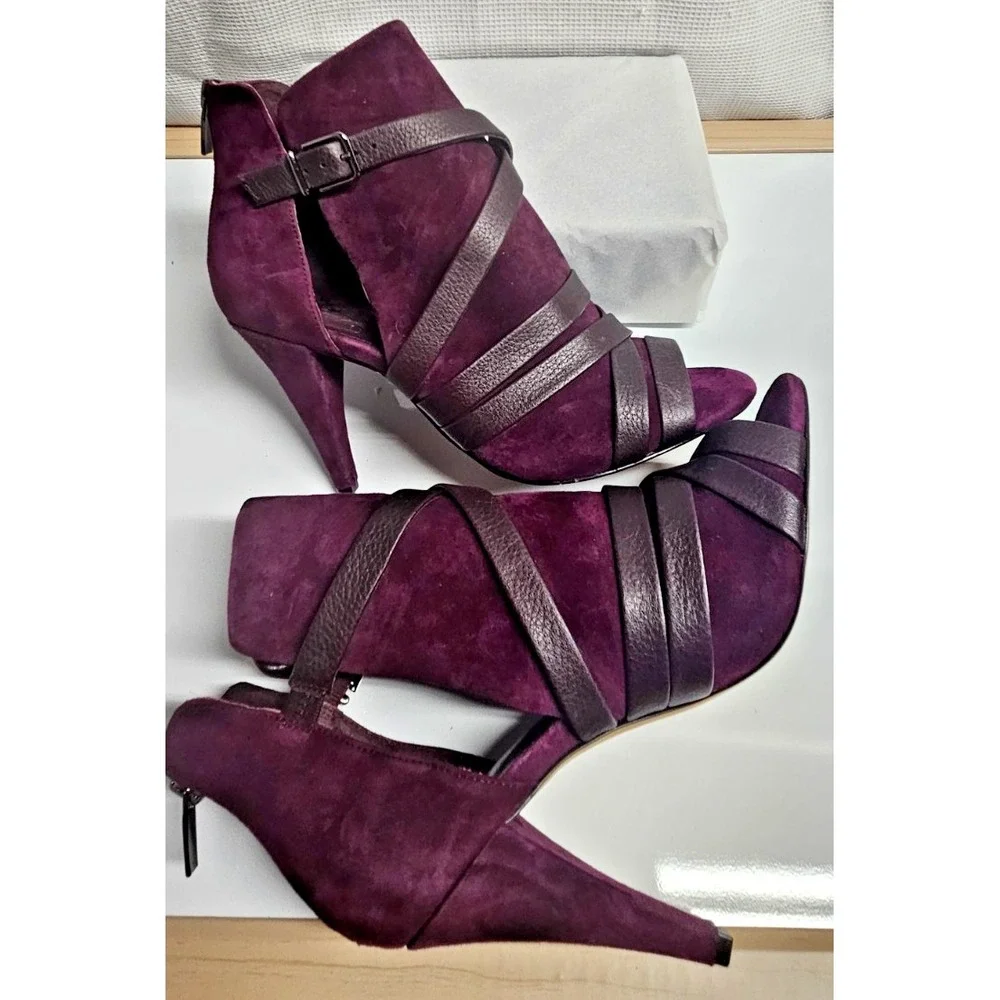 Vince Camuto leather upper